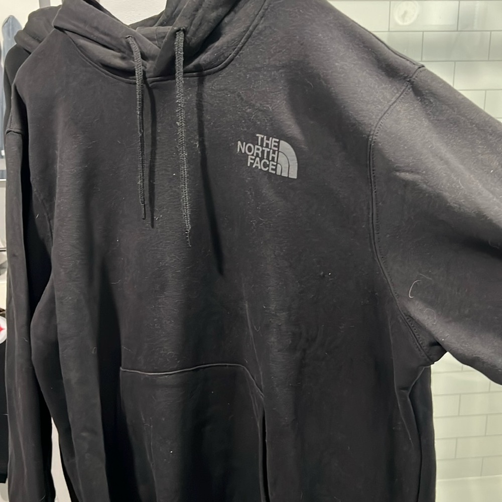 Men’s north face hoodie